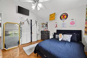 9550 Fairdale Ln, Houston, TX 77063 - Photo 22