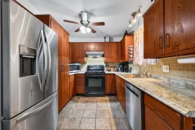 9550 Fairdale Lane, Houston, TX 77063 - Photo 16