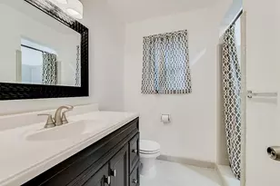 9550 Fairdale Ln, Houston, TX 77063 - Photo 24