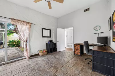 9550 Fairdale Lane, Houston, TX 77063 - Photo 10
