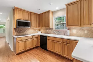 3238 Redwood Lodge Dr Dr, Houston, TX 77339 - Photo 10