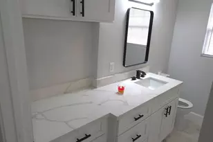 5126 Kingsbury St, Houston, TX 77021 - Photo 8