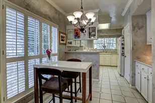 2125 Bering Dr, Houston, TX 77057 - Photo 8
