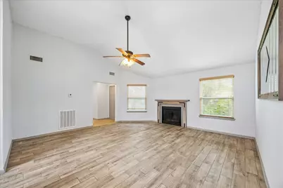 206 Lockett Street, Brenham, TX 77833 - Photo 2
