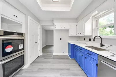 7822 Maple Tree Drive, Houston, TX 77088 - Photo 14