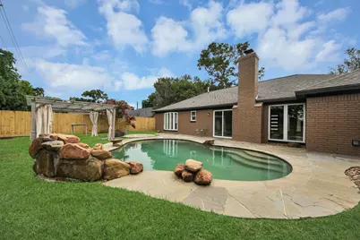 7822 Maple Tree Drive, Houston, TX 77088 - Photo 40