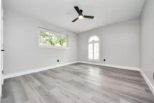 7822 Maple Tree Dr, Houston, TX 77088 - Photo 22