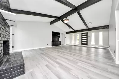 7822 Maple Tree Drive, Houston, TX 77088 - Photo 6