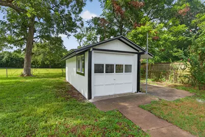 310 Nasturtium Street, Lake Jackson, TX 77566 - Photo 36