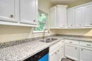 1112 Holly Springs, Huntsville, TX 77320 - Photo 10