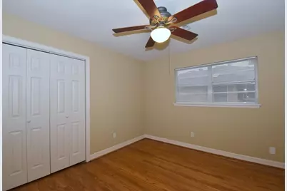 10402 Chatterton Drive, Houston, TX 77043 - Photo 22