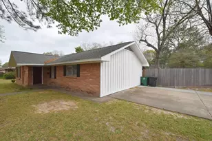 10402 Chatterton Dr, Houston, TX 77043 - Photo 4