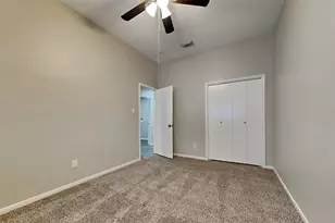 10542 Waving Fields Dr, Houston, TX 77064 - Photo 14