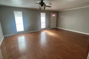 1325 Northbrook Dr, Angleton, TX 77515 - Photo 2