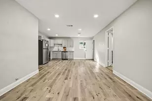 7346 Okinawa Rd, Houston, TX 77033 - Photo 4