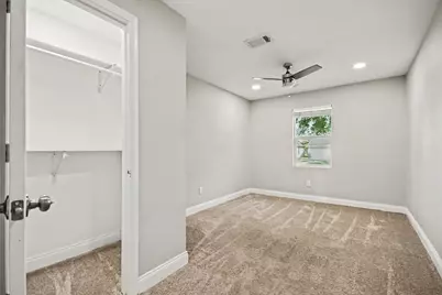 7346 Okinawa Road, Houston, TX 77033 - Photo 6
