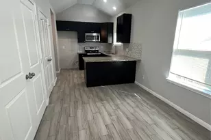 833 Omeara, Montgomery, TX 77316 - Photo 4