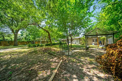 1415 20 1/2 Street, Huntsville, TX 77340 - Photo 8