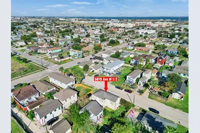 5019 Avenue M 1/2, Galveston, TX 77551 - Photo 2