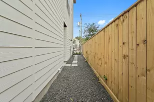 1108 Brooks St, Houston, TX 77009 - Photo 2
