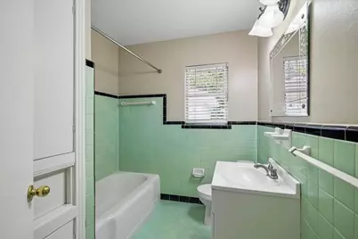 5610 Evergreen Street, Bellaire, TX 77401 - Photo 16