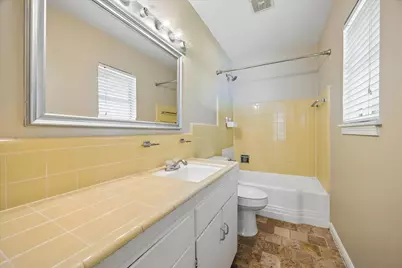 5610 Evergreen Street, Bellaire, TX 77401 - Photo 14