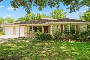 5610 Evergreen St, Bellaire, TX 77401 - Photo 2