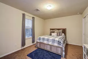 8215 Oat Meadow Trail, Houston, TX 77049 - Photo 36