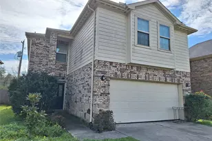 211 Sea Breeze Dr, Bacliff, TX 77518 - Photo 1