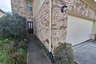 211 Sea Breeze Dr, Bacliff, TX 77518 - Photo 2