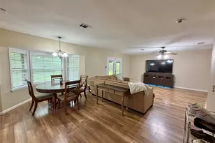 3220 Lancelot St, Orange, TX 77630 - Photo 8