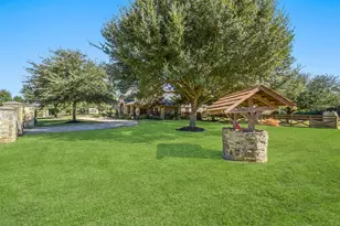 22114 E Meadowhurst Circle E, Tomball, TX 77377 - Photo 4
