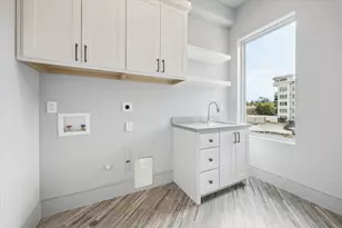 19 Wentworth Gate Path, Houston, TX 77027 - Photo 32