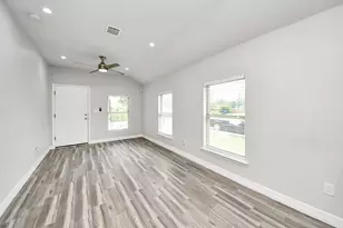 6613 Morrow St, Houston, TX 77091 - Photo 4