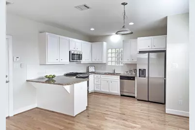 3730 Main Poplar Dr, Houston, TX 77025 - Photo 4