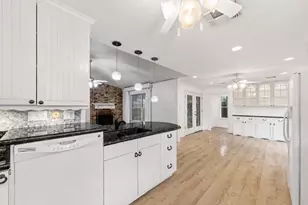 5738 Weeping Willow Rd, Houston, TX 77092 - Photo 8
