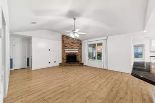 5738 Weeping Willow Rd, Houston, TX 77092 - Photo 4