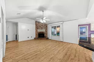 5738 Weeping Willow Rd, Houston, TX 77092 - Photo 4