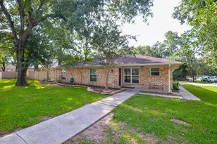 2615 Brazeal St, Waller, TX 77484 - Photo 2
