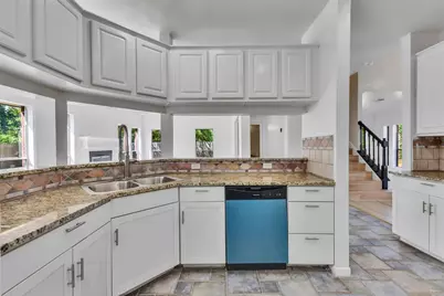 1019 Highland Woods Drive, Highlands, TX 77562 - Photo 12