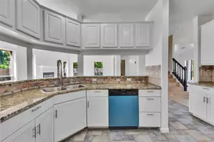 1019 Highland Woods Dr, Highlands, TX 77562 - Photo 12