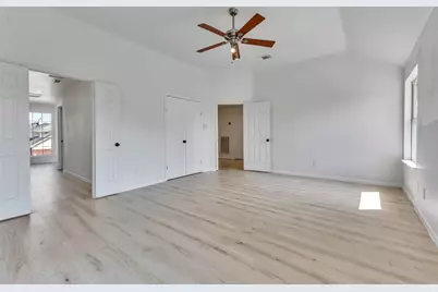 1019 Highland Woods Drive, Highlands, TX 77562 - Photo 20
