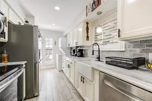 12550 Whittington Dr, Houston, TX 77077 - Photo 2