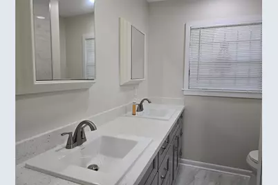 10518 Royal Oaks Drive, Houston, TX 77016 - Photo 4