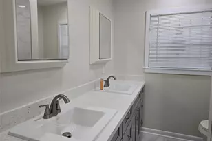 10518 Royal Oaks Dr, Houston, TX 77016 - Photo 4