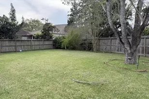 3607 Emerald Falls Dr, Houston, TX 77059 - Photo 32