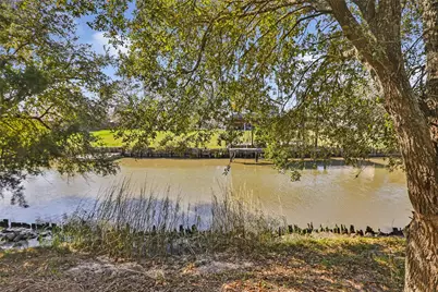 205 Rue Orleans Street, Baytown, TX 77520 - Photo 8