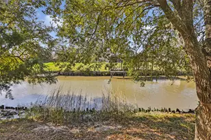 205 Rue Orleans St, Baytown, TX 77520 - Photo 8