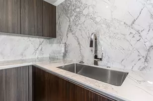 1701 Hermann Dr, Houston, TX 77004 - Photo 16