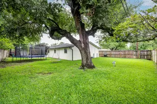 6735 Grovewood Ln, Houston, TX 77008 - Photo 24